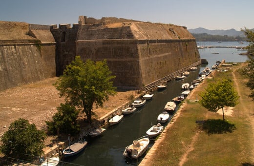 ΥΠΠΟ: Αποκατάσταση της γέφυρας που οδηγεί στο Παλαιό Φρούριο Κέρκυρας