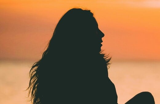 ΠΟΥ: Σχεδόν μία στις τρεις γυναίκες στον κόσμο έχει βιώσει στη ζωή τους ενδοοικογενειακή ή σεξουαλική βία