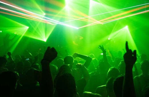 ΜΠΟΥΡΝΑΖΙ ΑΛΚΟΟΛ ΑΝΗΛΙΚΟΣ