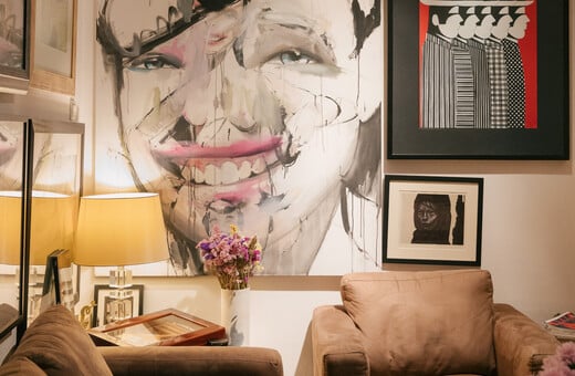 Ένας χώρος με χιούμορ και αυτοσαρκασμό