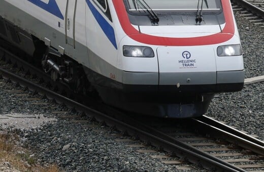 Ακινητοποιήθηκε αμαξοστοιχία με 300 επιβάτες που δρομολόγιο Πειραιάς-Κιάτο