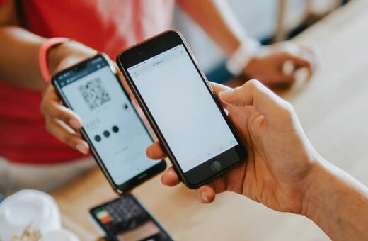 IRIS παντού από 1η Δεκεμβρίου: Τι αλλάζει σε πληρωμές και αποδείξεις