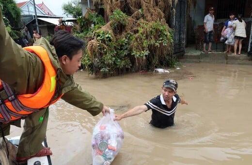 ΒΙΕΤΝΑΜ ΠΛΗΜΜΥΡΕΣ ΝΕΚΡΟΙ