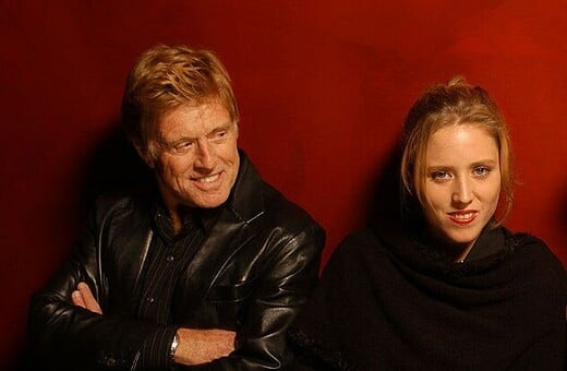 Η Έιμι Ρέντφορντ καταδικάζει ψεύτικα AI αφιερώματα στον πατέρα της: «Δεν μας αντιπροσωπεύουν»