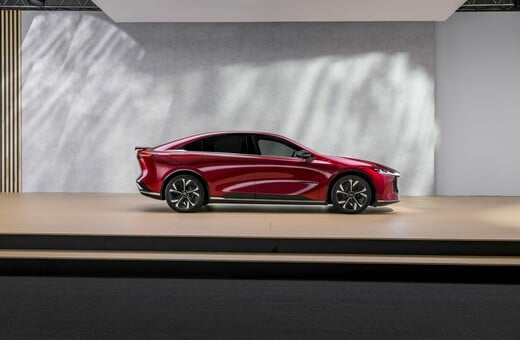 Η «ήσυχη» πολυτέλεια του νέου Mazda 6e