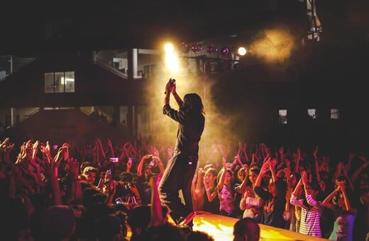 Η φήμη «κόβει» χρόνια ζωής: Νέα μελέτη δείχνει μικρότερο προσδόκιμο για διάσημους τραγουδιστές