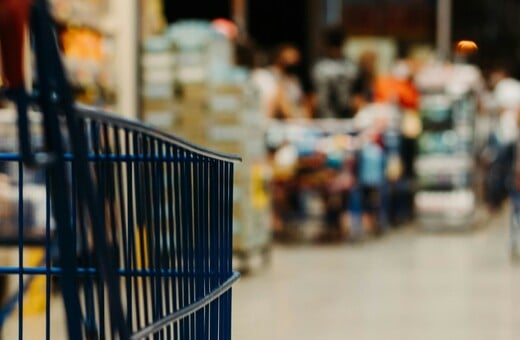 ΕΛΣΤΑΤ: Μείωση στις πωλήσεις σε τρόφιμα, καύσιμα και ένδυση τον Σεπτέμβριο 