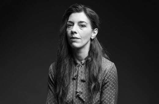 Η Λουκία Μιχαλοπούλου διαβάζει το ποίημα «Daddy» της Σίλβια Πλαθ