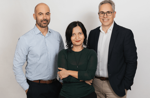 HIV στην Ελλάδα 2025: Όσα ξέρουμε, όσα φοβόμαστε, όσα πρέπει επιτέλους να αλλάξουν