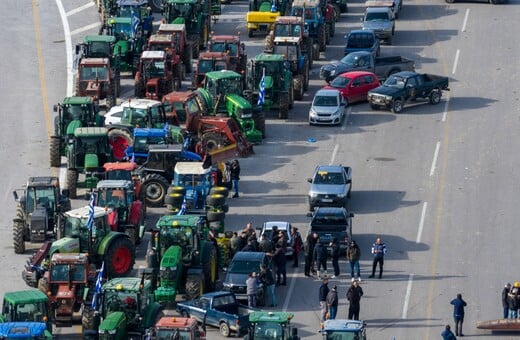 Μπλόκο από αγρότες του Έβρου στα φορτηγά διεθνών μεταφορών