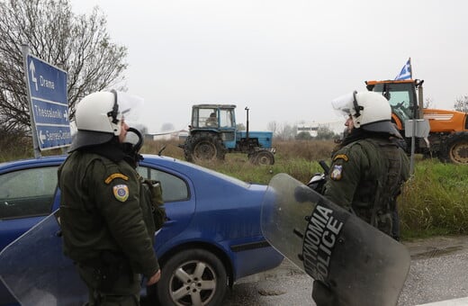 Αγρότες: Παρέκαμψαν αστυνομικό μπλόκο στις Σέρρες 