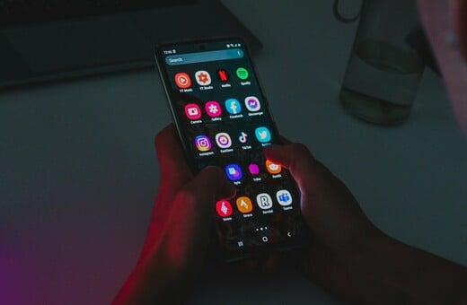 Η Meta αρχίζει να μπλοκάρει ανήλικους στην Αυστραλία από Instagram και Facebook