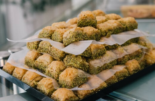 Με φιστίκι ή με καρύδι, ο μπακλαβάς είναι ένας