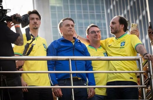 Ο πρωτότοκος γιος του Μπολσονάρου θα θέσει υποψηφιότητα για την προεδρία της Βραζιλίας 