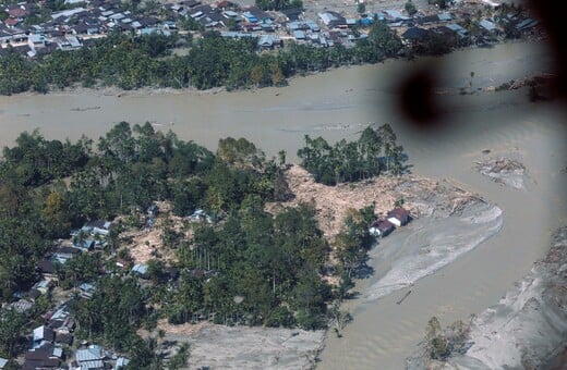 Ινδονησία: Στους 950 οι νεκροί από τις πλημμύρες - Περισσότεροι από 270 αγνοούμενοι