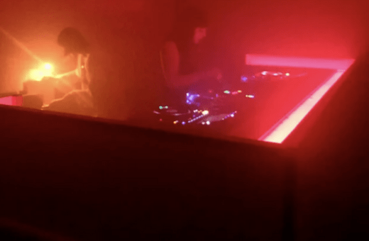 Η πρώτη μου βραδινή έξοδος σε παριζιάνικο κλαμπ 