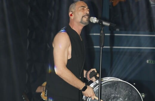 Βαλάντης: Έφτυσε τους μουσικούς του πάνω στη σκηνή εν μέσω προγράμματος