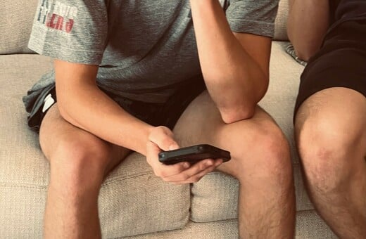 ΑΥΣΤΡΑΛΙΑ ΑΝΗΛΙΚΟΙ SOCIAL MEDIA