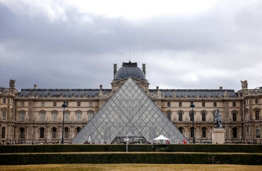 Ληστεία στο Λούβρο: Οι δράστες διέφυγαν από το μουσείο μισό λεπτό πριν φτάσουν οι Αρχές