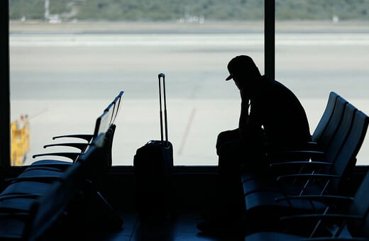 SOCIAL MEDIA ΕΛΕΓΧΟΣ ΗΠΑ ΑΕΡΟΔΡΟΜΙΟ