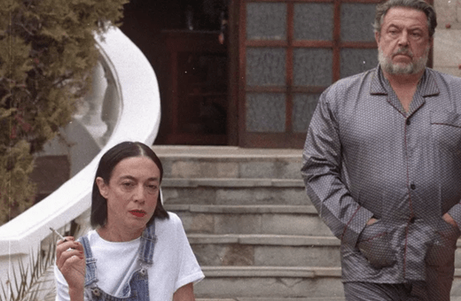 Μια Έντα με άσφαιρο πιστόλι