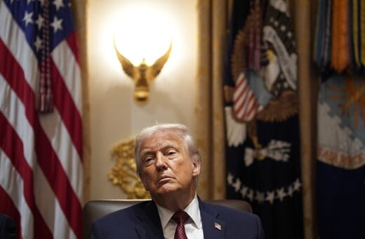 ΝΤΟΝΑΛΝΤ ΤΡΑΜΠ ΜΕΤΑΝΑΣΤΕΣ ΧΡΥΣΗ ΒΙΖΑ