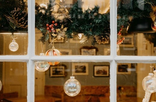 Επιδόματα, συντάξεις και δώρα: Οι ημερομηνίες των πληρωμών πριν τα Χριστούγεννα