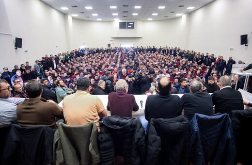 ΑΓΡΟΤΕΣ ΜΠΛΟΚΑ ΚΥΡΙΑΚΟΣ ΜΗΤΣΟΤΑΚΗΣ