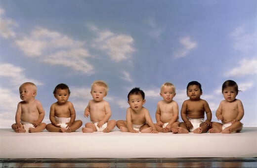 Πώς ένας δότης σπέρματος μπορεί να αποκτήσει εκατοντάδες παιδιά