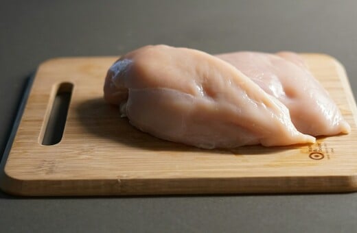 Εργαστηριακό «κρέας» από μύκητα θα μπορούσε να αντικαταστήσει το κοτόπουλο