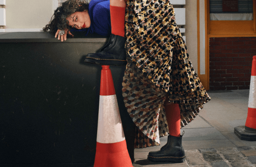 Η τέχνη της άνεσης: Η Dr. Martens επανασυστήνει τη Zebzag Sole μέσα από μια νέα σιλουέτα