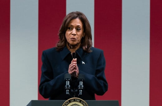 ΚΑΜΑΛΑ ΧΑΡΙΣ ΗΠΑ