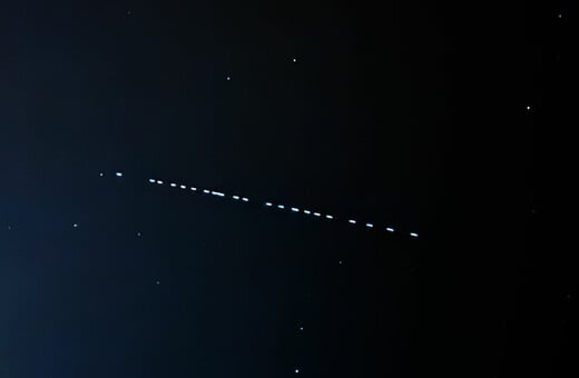 ΔΟΡΥΦΟΡΟΙ ΕΛΟΝ ΜΑΣΚ ΣΥΓΚΡΟΥΣΗ ΚΙΝΑ