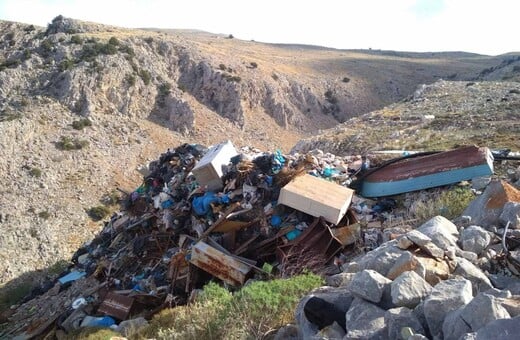 Ύδρα: Μια χωματερή κόντρα στον πολιτισμό και στην ιστορία του νησιού
