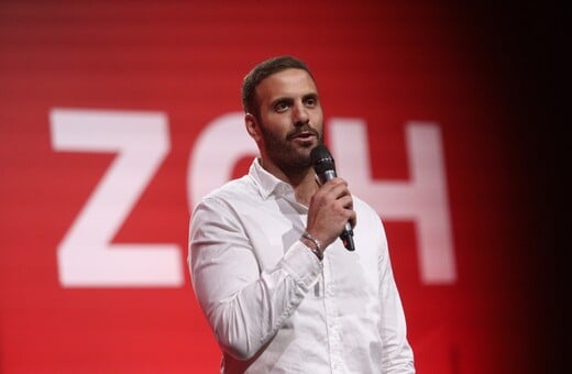 ΝΙΚΟΣ ΠΑΠΠΑΣ ΕΥΡΩΒΟΥΛΕΥΤΗΣ ΕΠΙΘΕΣΗ ΔΗΜΟΣΙΟΓΡΑΦΟΣ