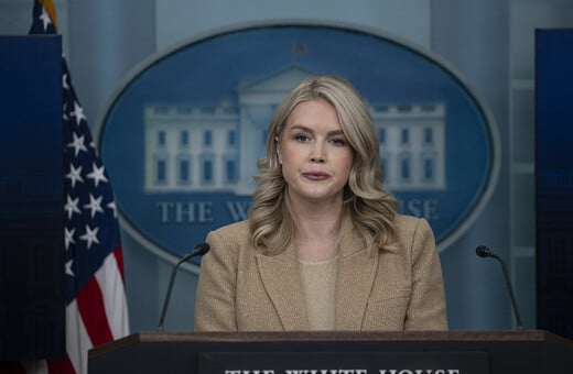 Τι συνέβη με τα χείλη της Κάρολαϊν Λέβιτ;