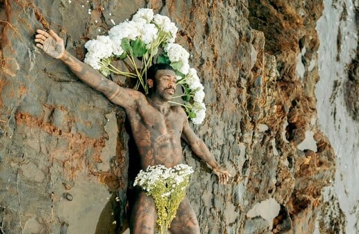 *Ακόμη και το πιο σφοδρό ξυράφι υπήρξε κάποτε λουλούδι/ από τον Πάνο Μιχαήλ