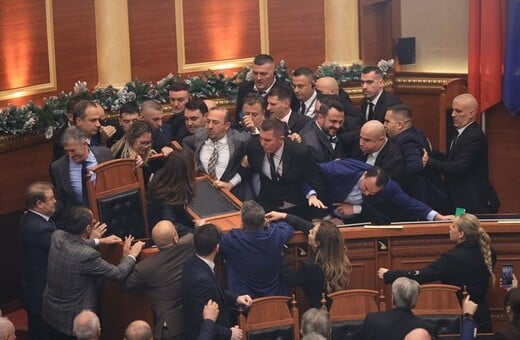 Αλβανία: Επεισόδια στο κοινοβούλιο 