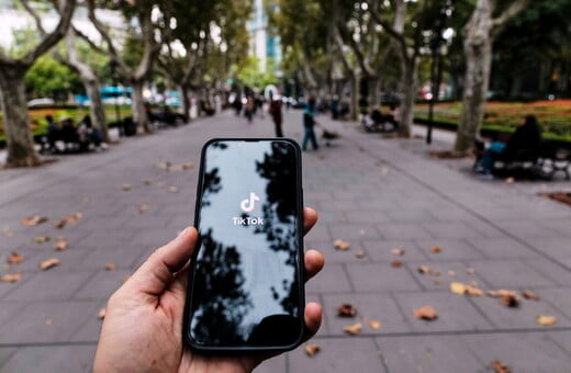 TikTok: Η ιδιοκτήτρια εταιρεία ByteDance υπέγραψε συμφωνίες για να αποφύγει την απαγόρευση στις ΗΠΑ