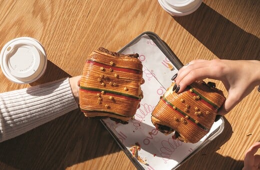 Overoll Croissanterie: Χριστούγεννα με limited εορταστικά κρουασάν και ιταλικό πανετόνε
