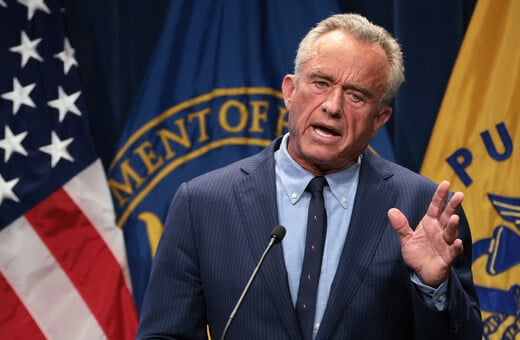 Οι ΗΠΑ σχεδιάζουν να αποκλείσουν τους τρανς ανηλίκους από την παροχή υπηρεσιών υγείας