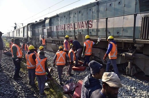 ΙΝΔΙΑ ΤΡΕΝΟ ΕΛΕΦΑΝΤΕΣ