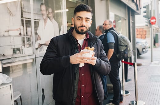Souvlakination: Ένας Ελληνοκύπριος που αγαπάει πολύ το σουβλάκι