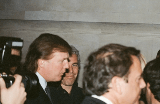 Ο Τραμπ πέταξε με τον Έπσταϊν σε ιδιωτικό τζετ μαζί με μια 20χρονη, σύμφωνα με νέα αρχεία