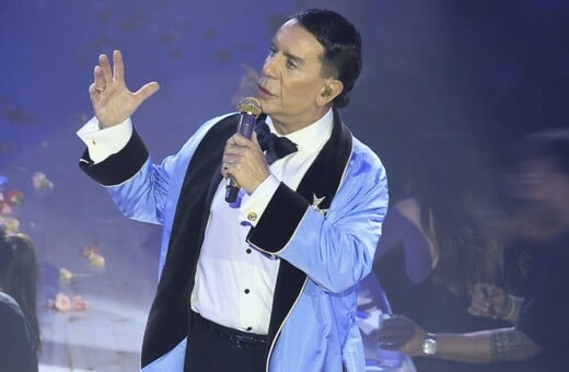 Μ’ έχεις κάνει θεό 