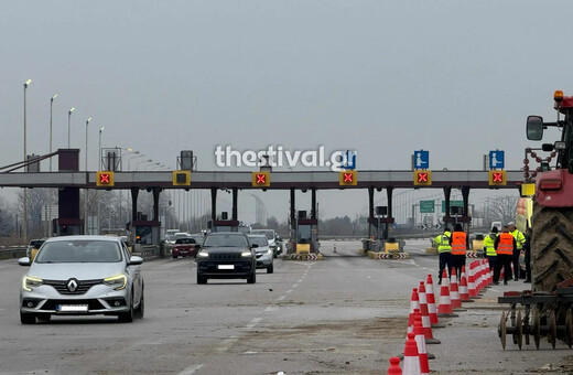 Μάλγαρα: Οι αγρότες άνοιξαν μετά από 23 μέρες το ρεύμα προς Αθήνα - Παραμένουν στο σημείο τα τρακτέρ