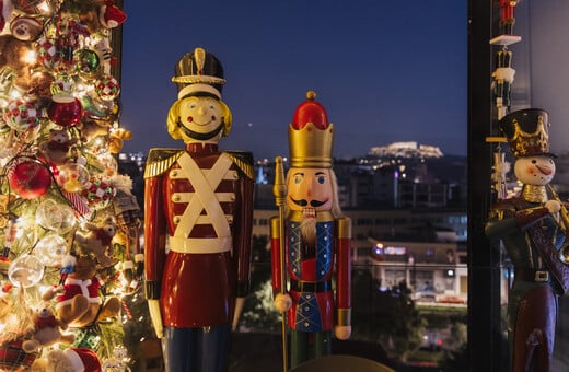 ΕΠΕΞ Ένα σπίτι που ζει για τα Χριστούγεννα/ Ένα σπίτι στο Γκάζι που θυμίζει το Harrods