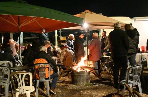 ΑΓΡΟΤΕΣ ΜΠΛΟΚΑ ΧΡΙΣΤΟΥΓΕΝΝΑ ΤΡΑΚΤΕΡ