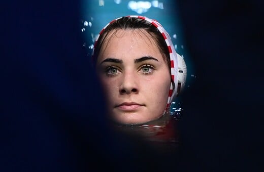 ΦΩΤΕΙΝΗ ΤΡΙΧΑ ΠΟΛΟ