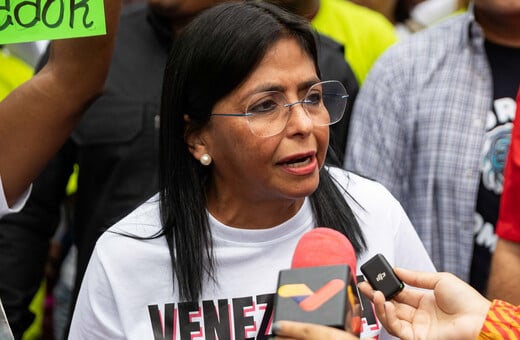 Βενεζουέλα: H υπηρεσιακή πρόεδρος δηλώνει έτοιμη να «συνεργαστεί» με ΗΠΑ μετά τις προειδοποιήσεις για νέες επιθέσεις